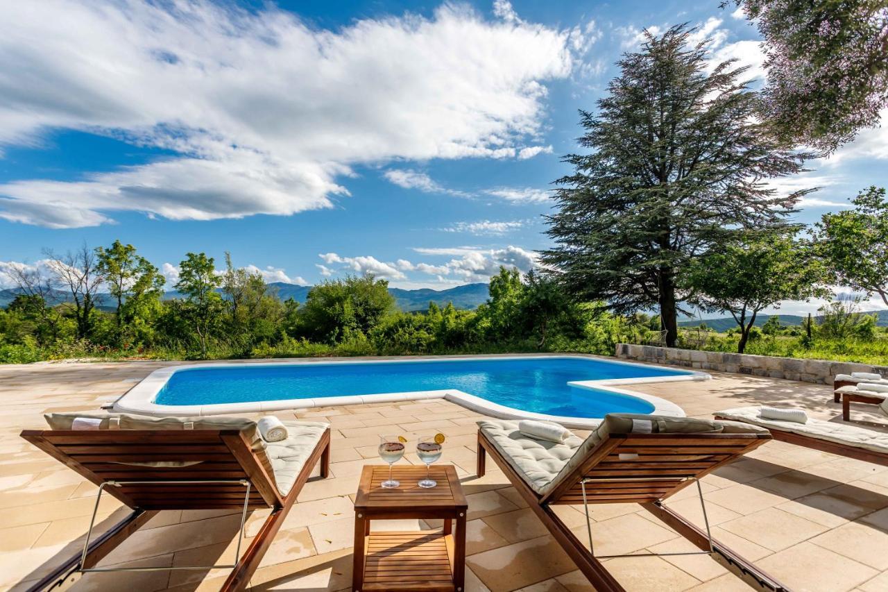 Casa Di Oliva-House With Heated Pool & Jacuzzi In Trilj, Croatia Exterior foto
