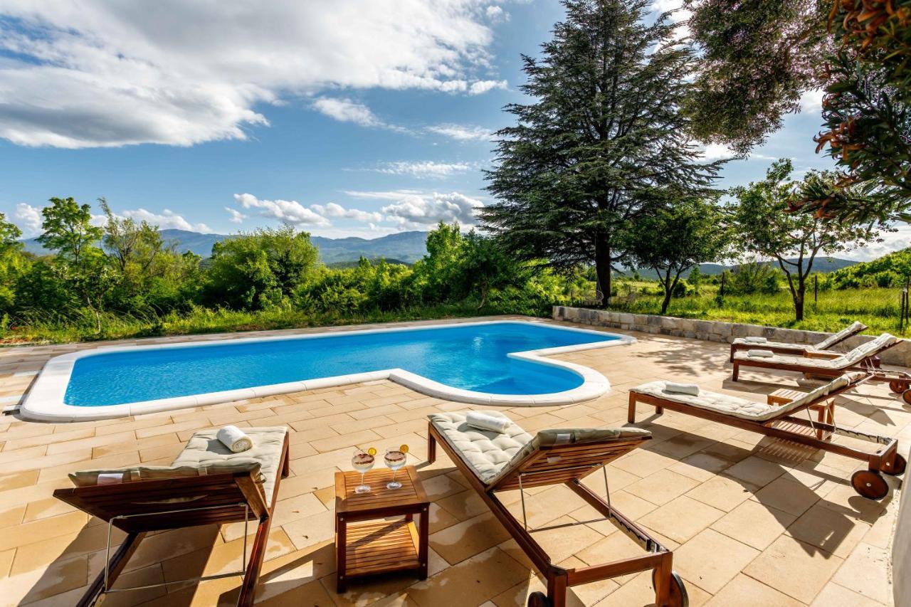 Casa Di Oliva-House With Heated Pool & Jacuzzi In Trilj, Croatia Exterior foto