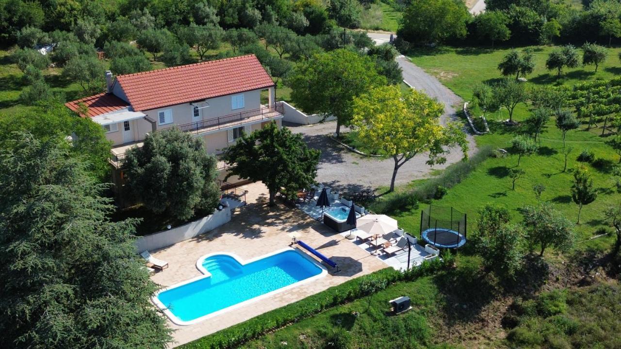 Casa Di Oliva-House With Heated Pool & Jacuzzi In Trilj, Croatia Exterior foto