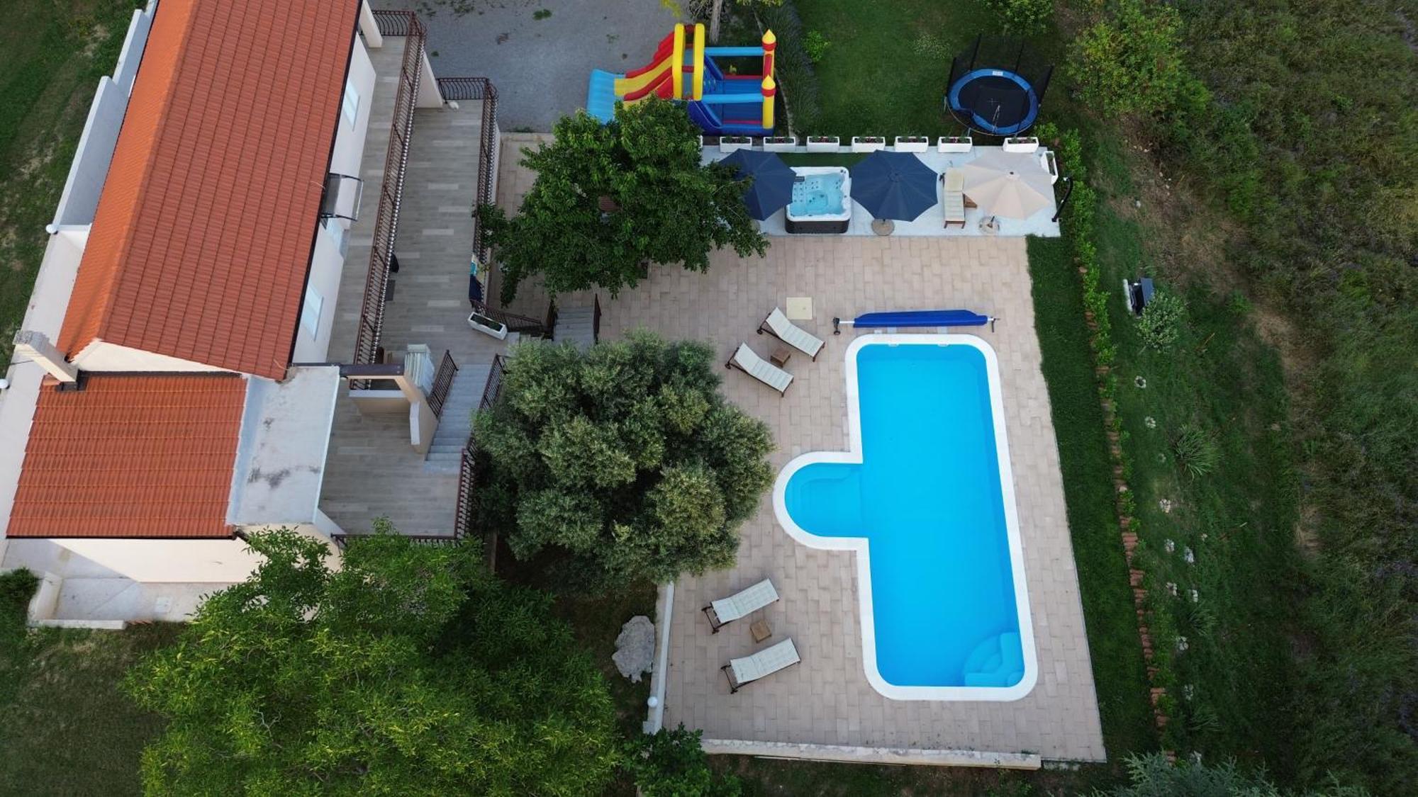 Casa Di Oliva-House With Heated Pool & Jacuzzi In Trilj, Croatia Exterior foto